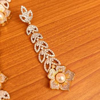 White necklace-sets 2