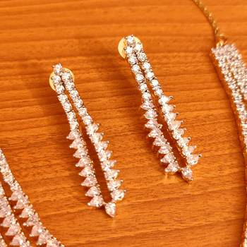 White necklace-sets 2