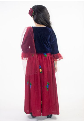 Ruviero Embroidery lehenga with velvet choli duppata set 2