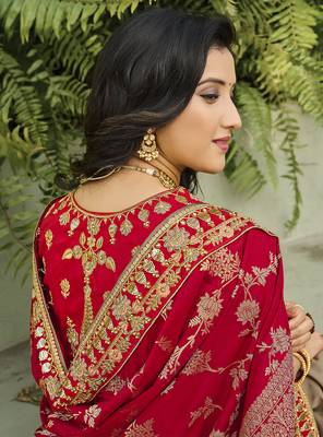 Red embroidered banarasi silk saree with blouse 3