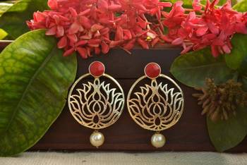 Red onyx studs 1