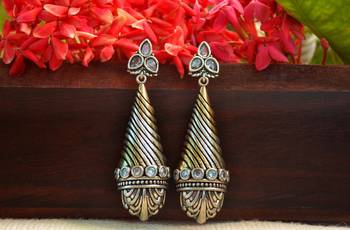 Silver onyx danglers-drops Dual Tone stud earring 1