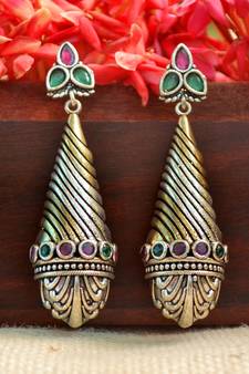 Multicolor onyx danglers-drops Dual Tone stud earring