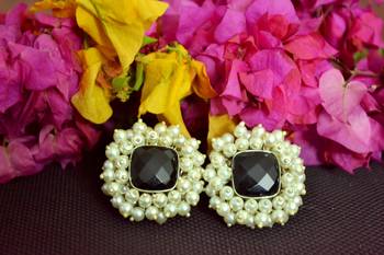 Black bunched pearls onyx stone wedding studs 4