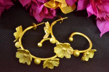  Designer golden Studs earrings 2