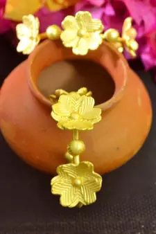  Designer golden Studs earrings