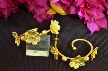  Designer golden studs earrings 3