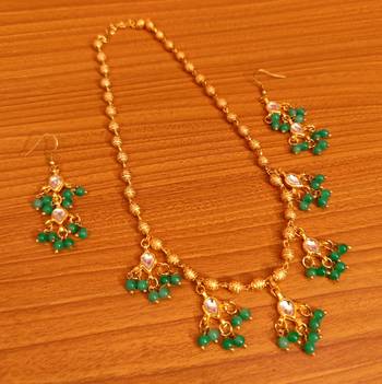 Green necklace-sets 1