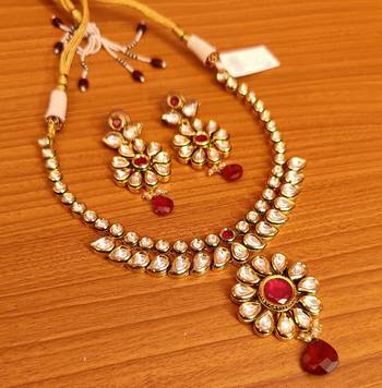 Red necklace-sets 1