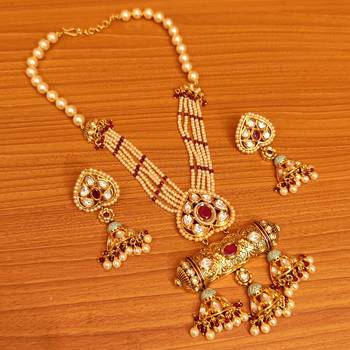 Red necklace-sets 1