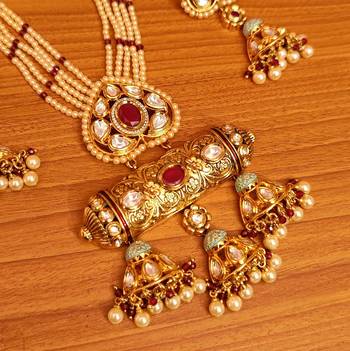 Red necklace-sets 2