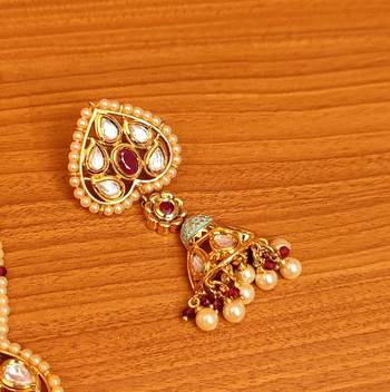 Red necklace-sets 3