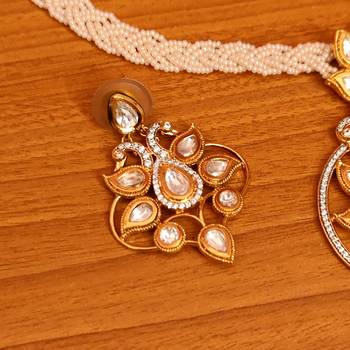 White necklace-sets 2