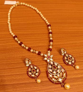Red necklace-sets 1