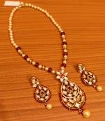 Red necklace-sets