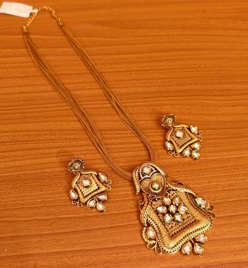 White necklace-sets 1