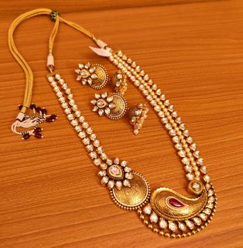 Red necklace-sets 1