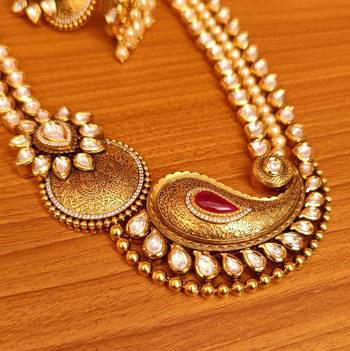 Red necklace-sets 3