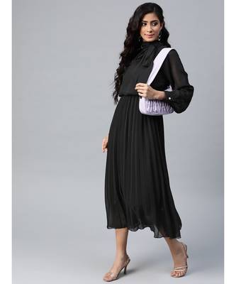 Black Neck Tie-Up Pleated Dress 4