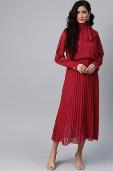 Maroon Neck Tie-Up Pleated Dress