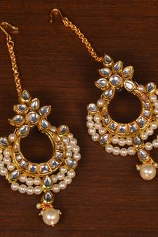 Kundan Embellished Designer Earrings 217ED124