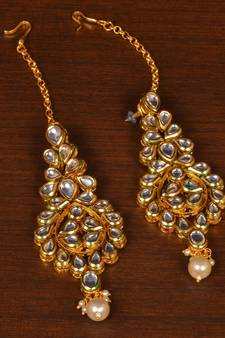 Kundan Embellished Designer Earrings 217ED125