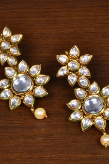 Kundan Embellished Designer Earrings 217ED163