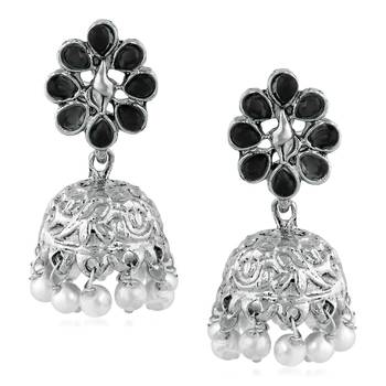 Black crystal earrings 1