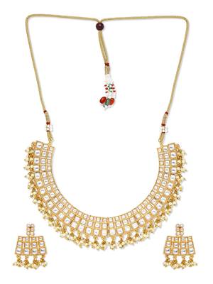 White crystal necklaces 1