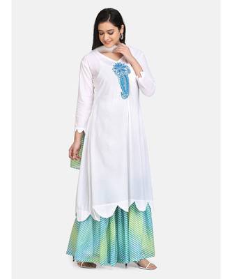 White kurti blue chikankari thread work leheriya green garara nd dupatta with leheriya border 4