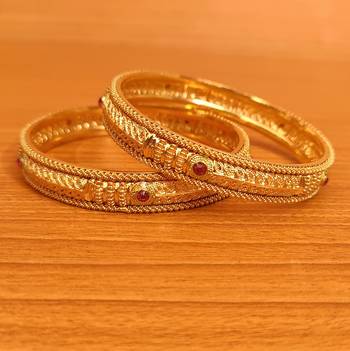 Red bangles-and-bracelets 1