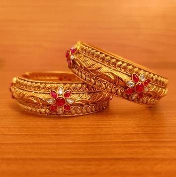 Red bangles-and-bracelets 1