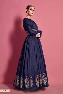 Navy-blue embroidered silk semi stitched lehenga 3