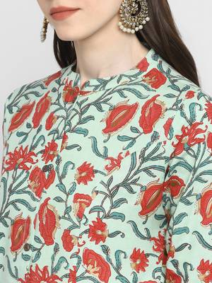 Floral Print A-Line Cotton Light Green Kurta With Multiple Slit 5