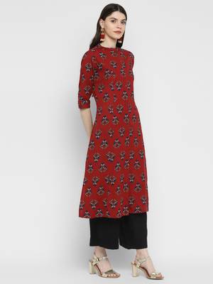 Floral Print A-Line Cotton Maroon Kurta With Multiple Slit 4