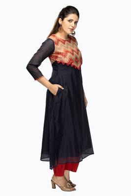 Red chanderi 3/4th sleeves solid women kurta with pant 3