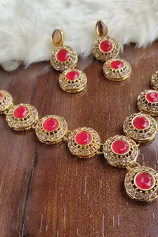 Red Necklace Set