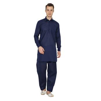 Royal Kurta Men's Silk Blend Solid Kurta Pyjama 1