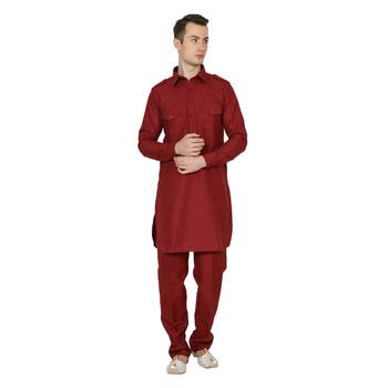Royal Kurta Men's Silk Blend Solid Kurta Pyjama 1