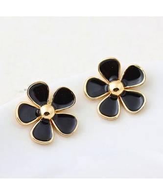 Black Petal Stud Earrings 1