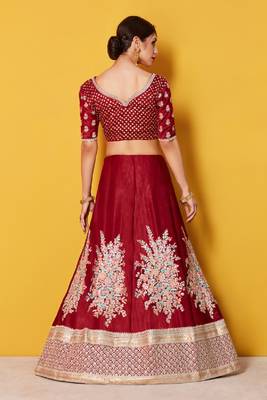 Maroon embroidered velvet semi stitched lehenga 3
