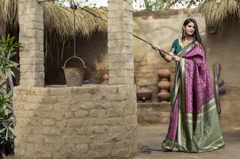 Colorful Rani pink Woven Silk Patola bengali saree 5