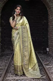 Light green Banarasi Weaving Silk Traditional Maharani Saree