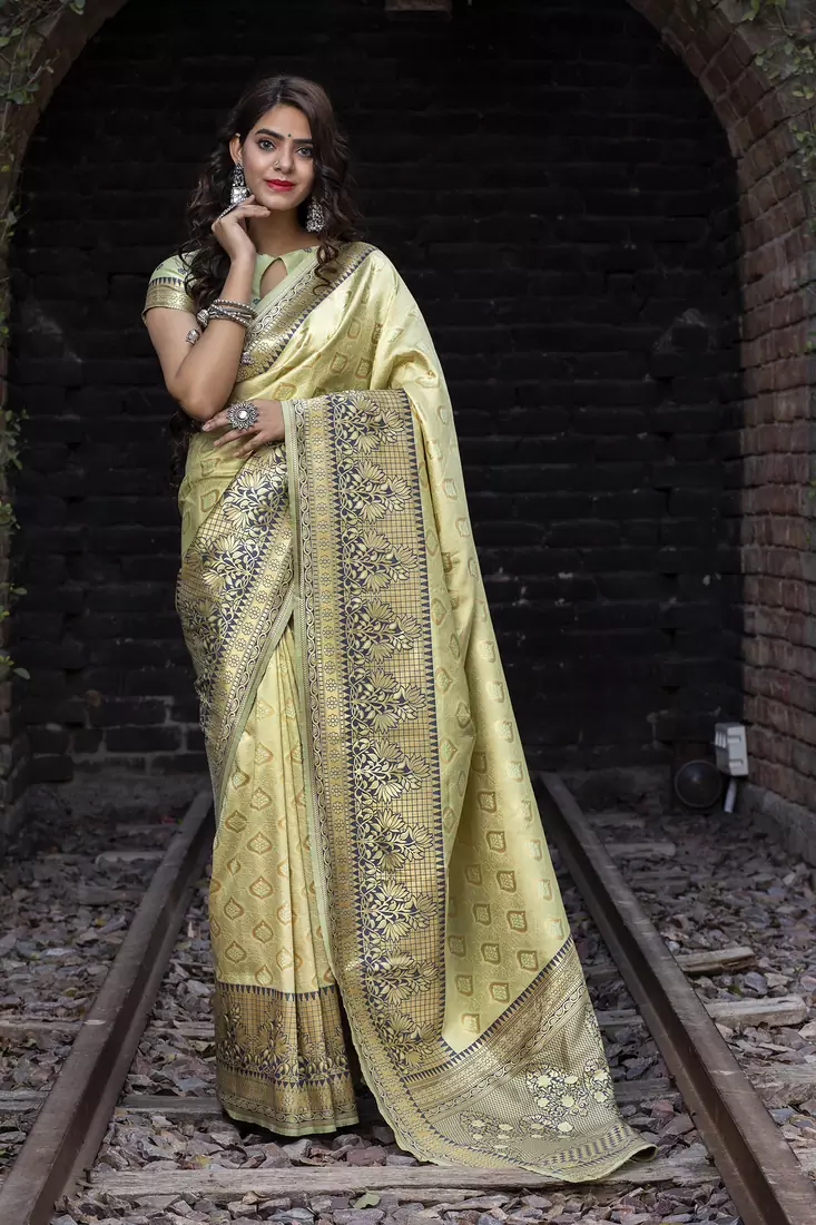 Light green Banarasi Weaving Silk Traditional Maharani Saree