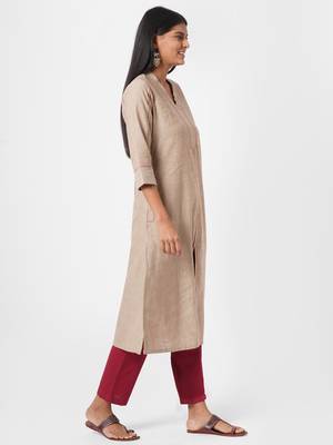 Khaadi kurta with embroidery in back 3