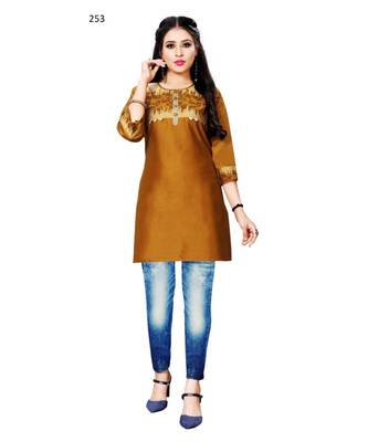 Green chanderi 3/4th sleeves solid women kurta 1