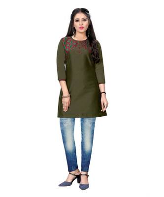 Green chanderi 3/4th sleeves solid women kurta 1