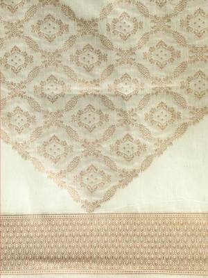 Pista Jacquard Saree 4