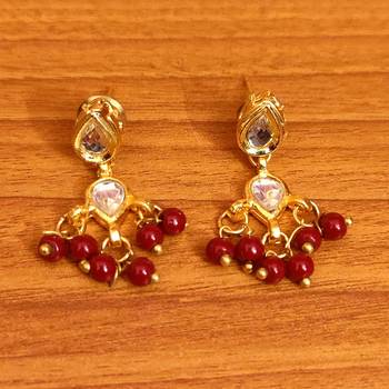 Maroon studs 1
