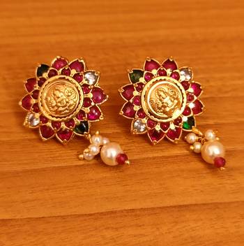 Multicolor studs 1